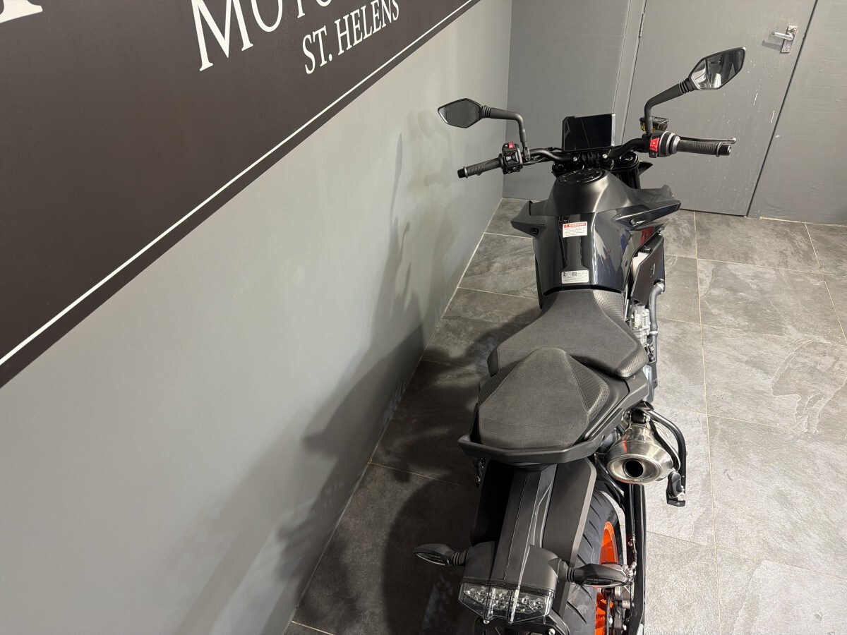KTM 790 DUKE INCLUDES TECH PACK