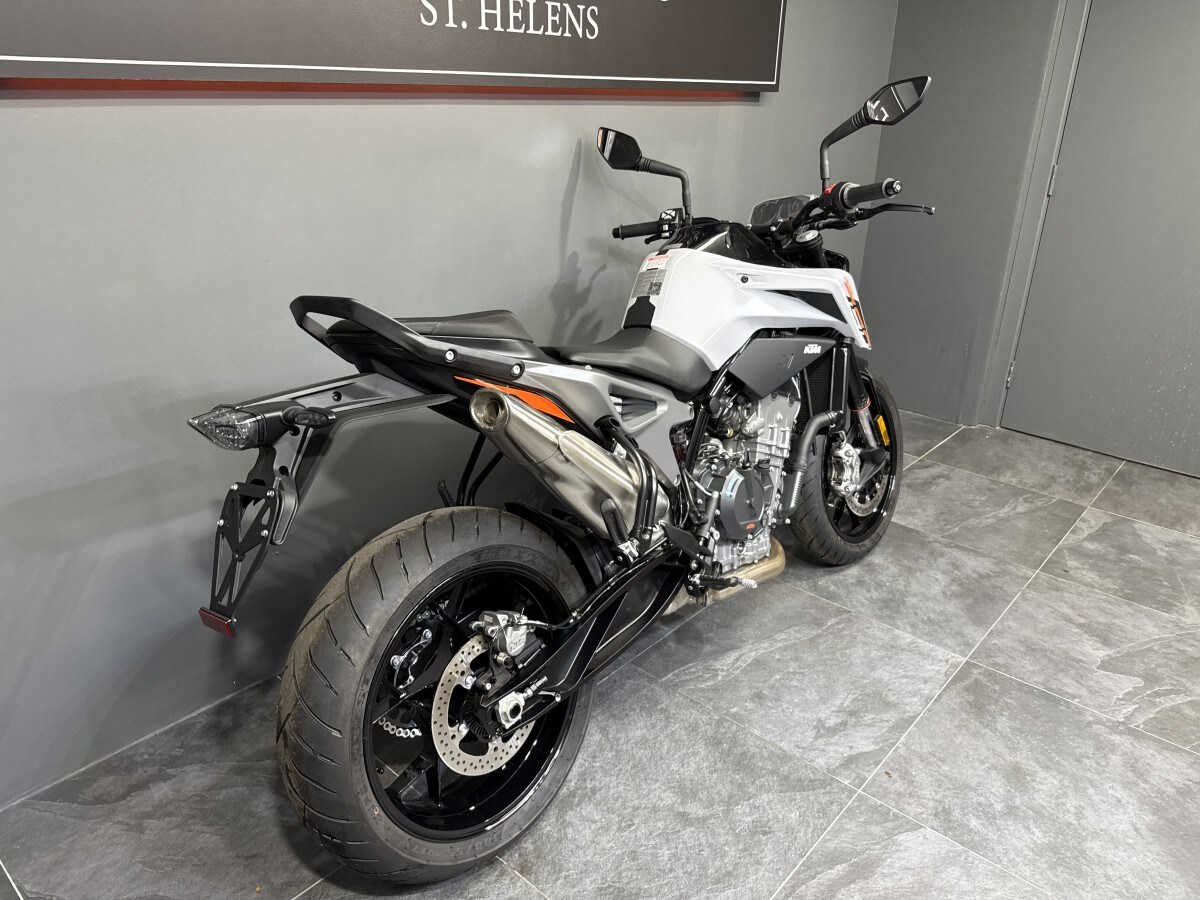 KTM 790 DUKE INCLUDES TECH PACK