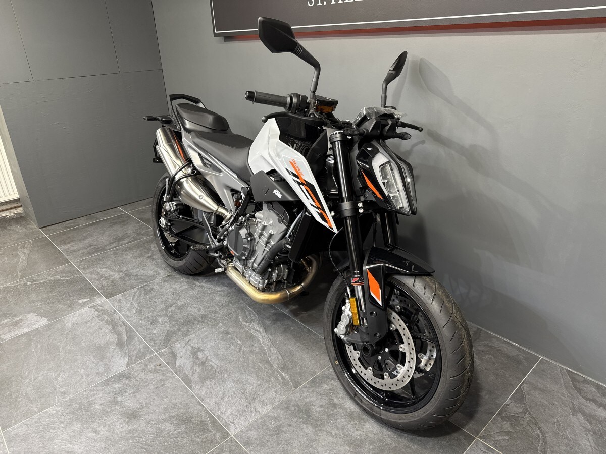 KTM 790 DUKE INCLUDES TECH PACK