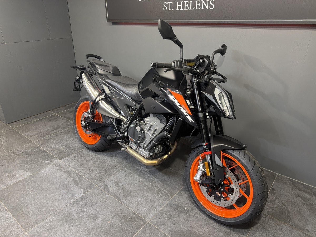 KTM 790 DUKE INCLUDES TECH PACK