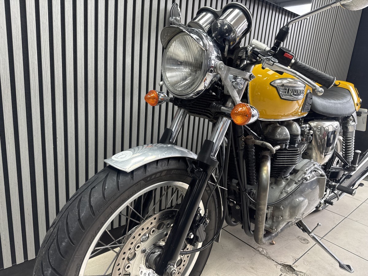 Triumph THRUXTON 865