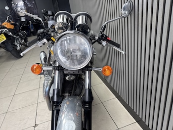 Used Triumph THRUXTON 865 2005 for sale - bike-77866979: Photo