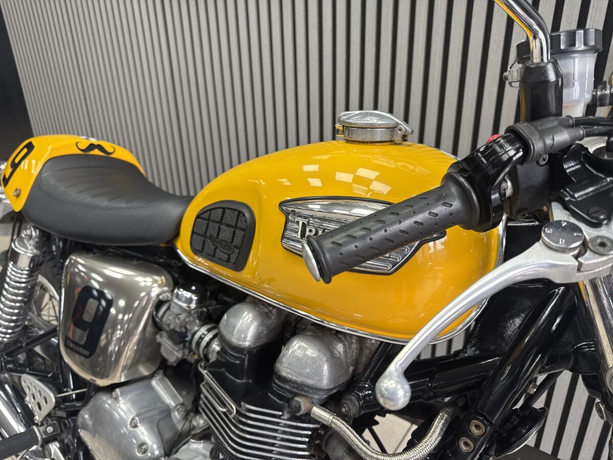 Triumph THRUXTON 865