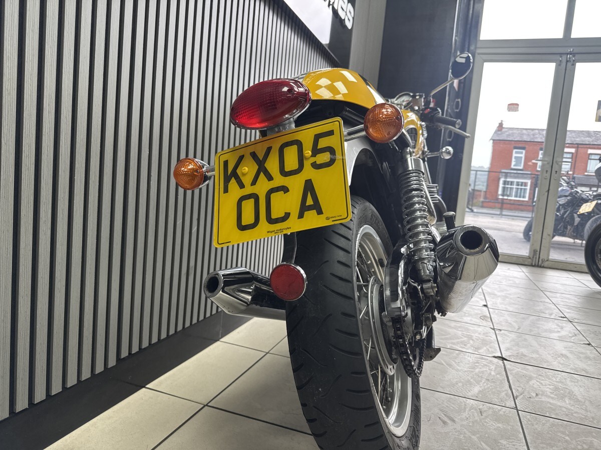 Triumph THRUXTON 865