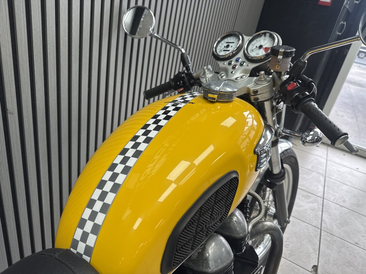 Triumph THRUXTON 865