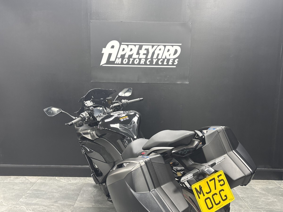 Kawasaki Ninja 1100 SX SE Tourer