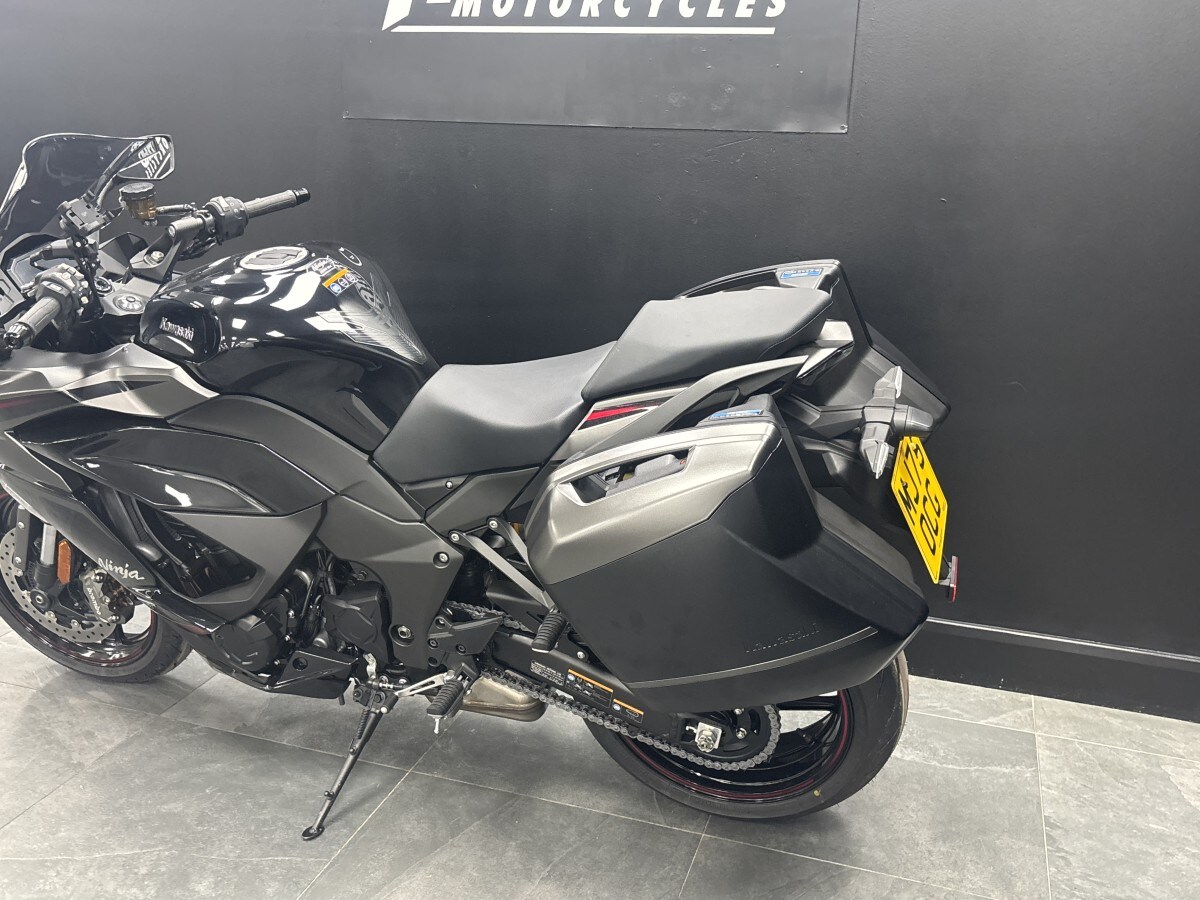 Kawasaki Ninja 1100 SX SE Tourer