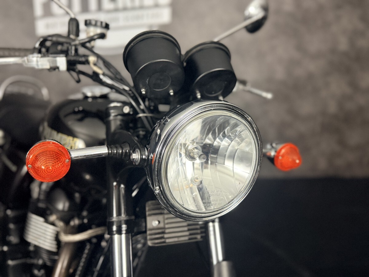 Triumph BONNEVILLE 865