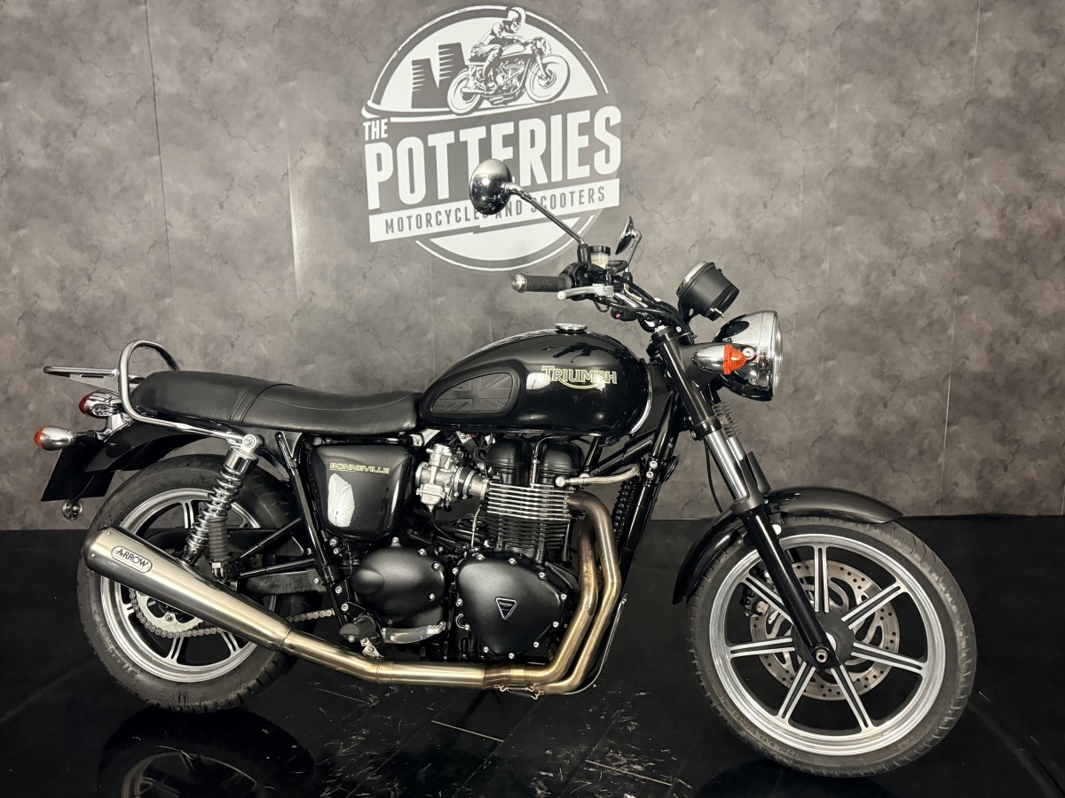 Triumph BONNEVILLE 865