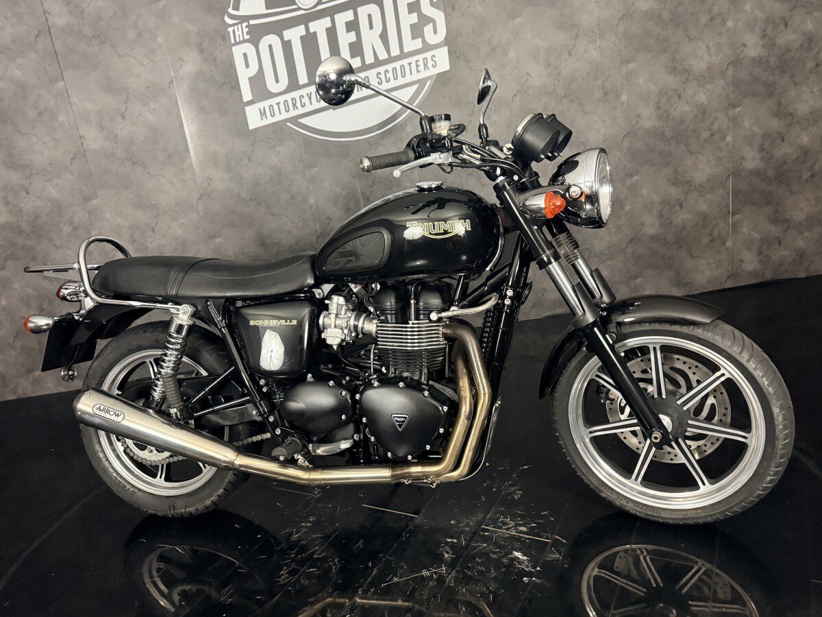 Triumph BONNEVILLE 865