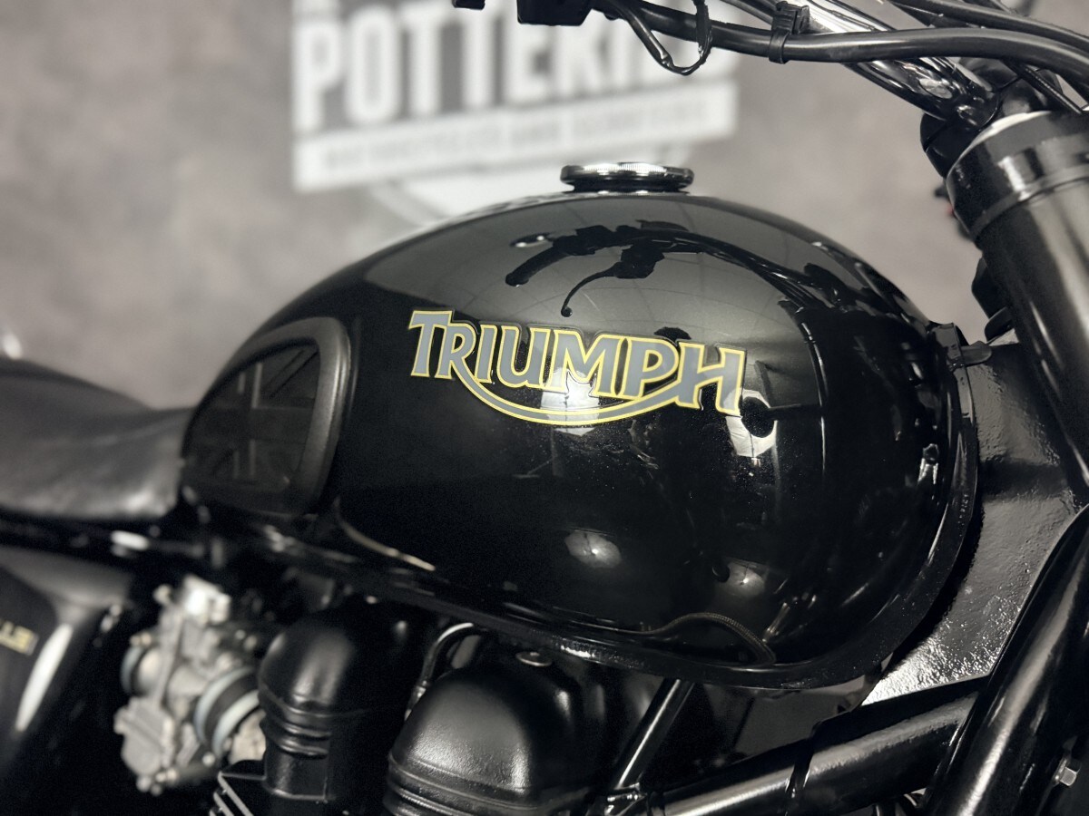 Triumph BONNEVILLE 865