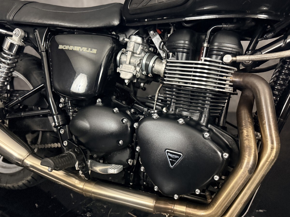 Triumph BONNEVILLE 865