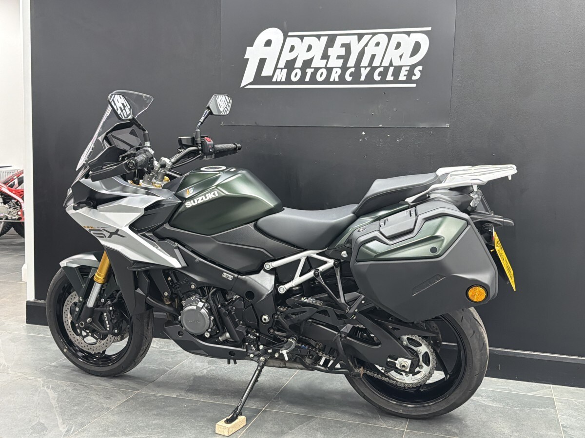 Suzuki GSX-S1000 GX+