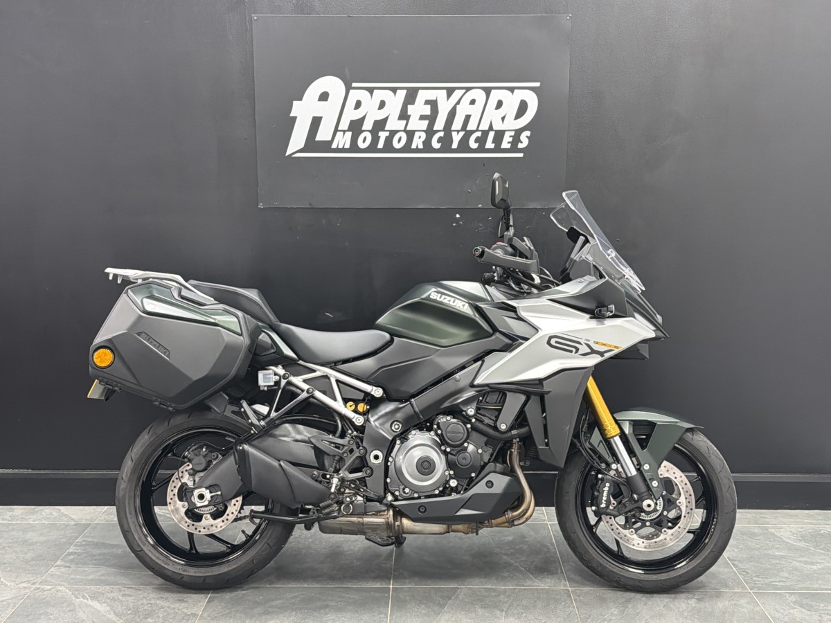 Suzuki GSX-S1000 GX+