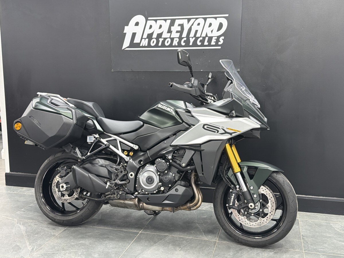 Suzuki GSX-S1000 GX+