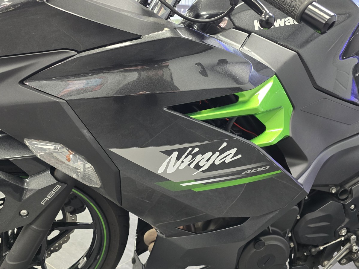 Kawasaki NINJA 400