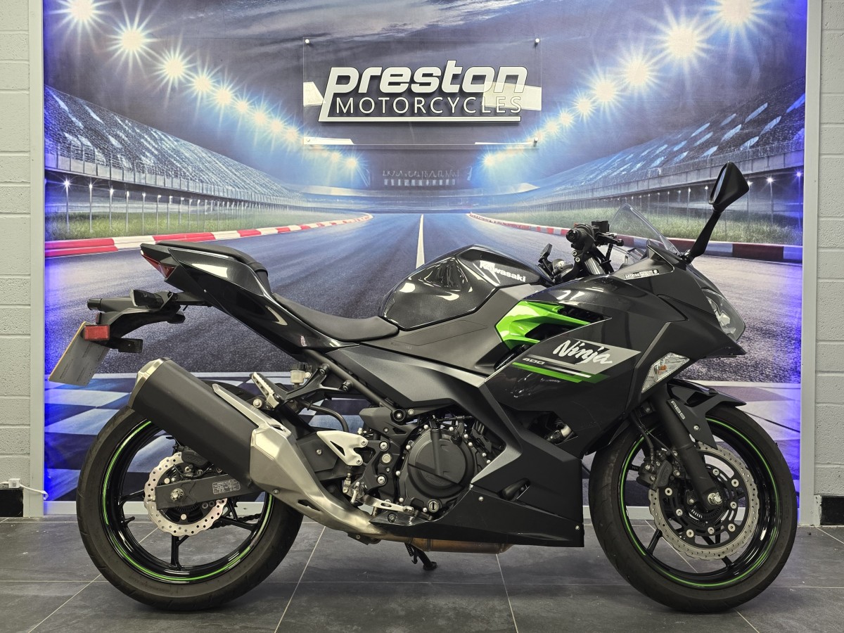 Kawasaki NINJA 400