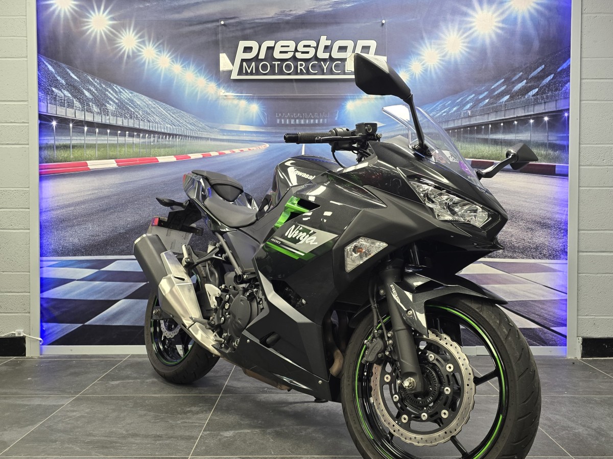 Kawasaki NINJA 400