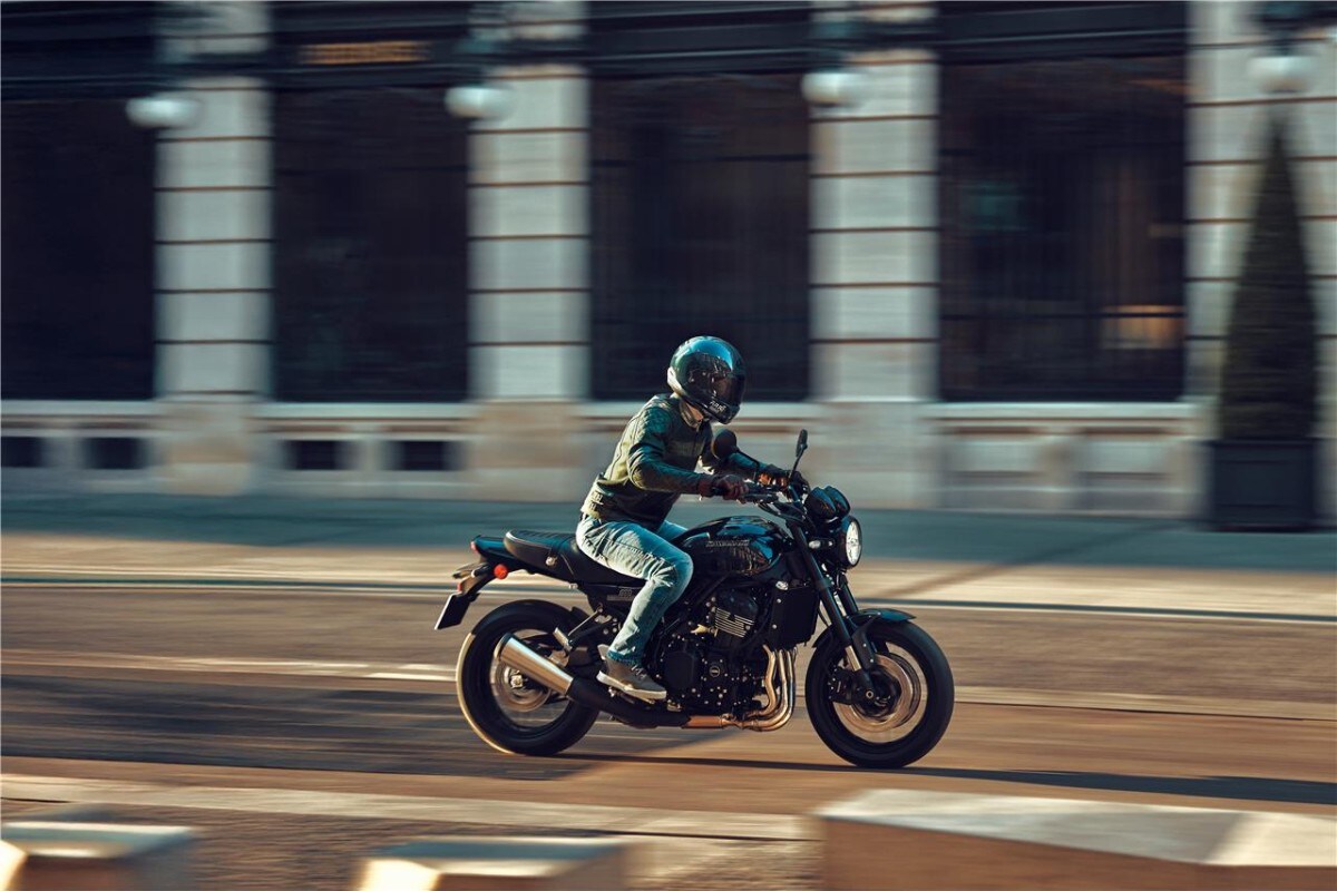 Kawasaki Z900RS Black Ball Edition