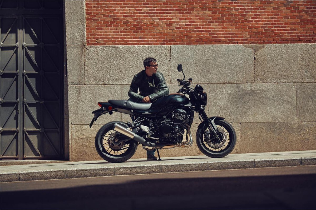 Kawasaki Z900RS Black Ball Edition