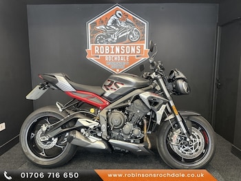 Used Triumph STREET TRIPLE RS 2022 for sale - bike-77868028: Photo