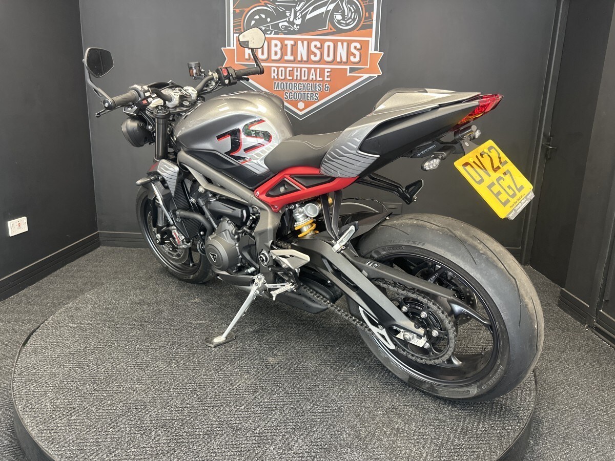 Triumph STREET TRIPLE RS