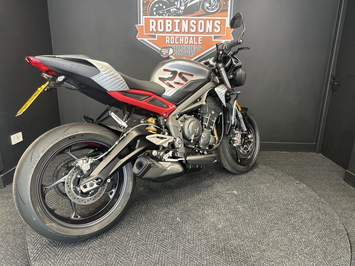 Triumph STREET TRIPLE RS