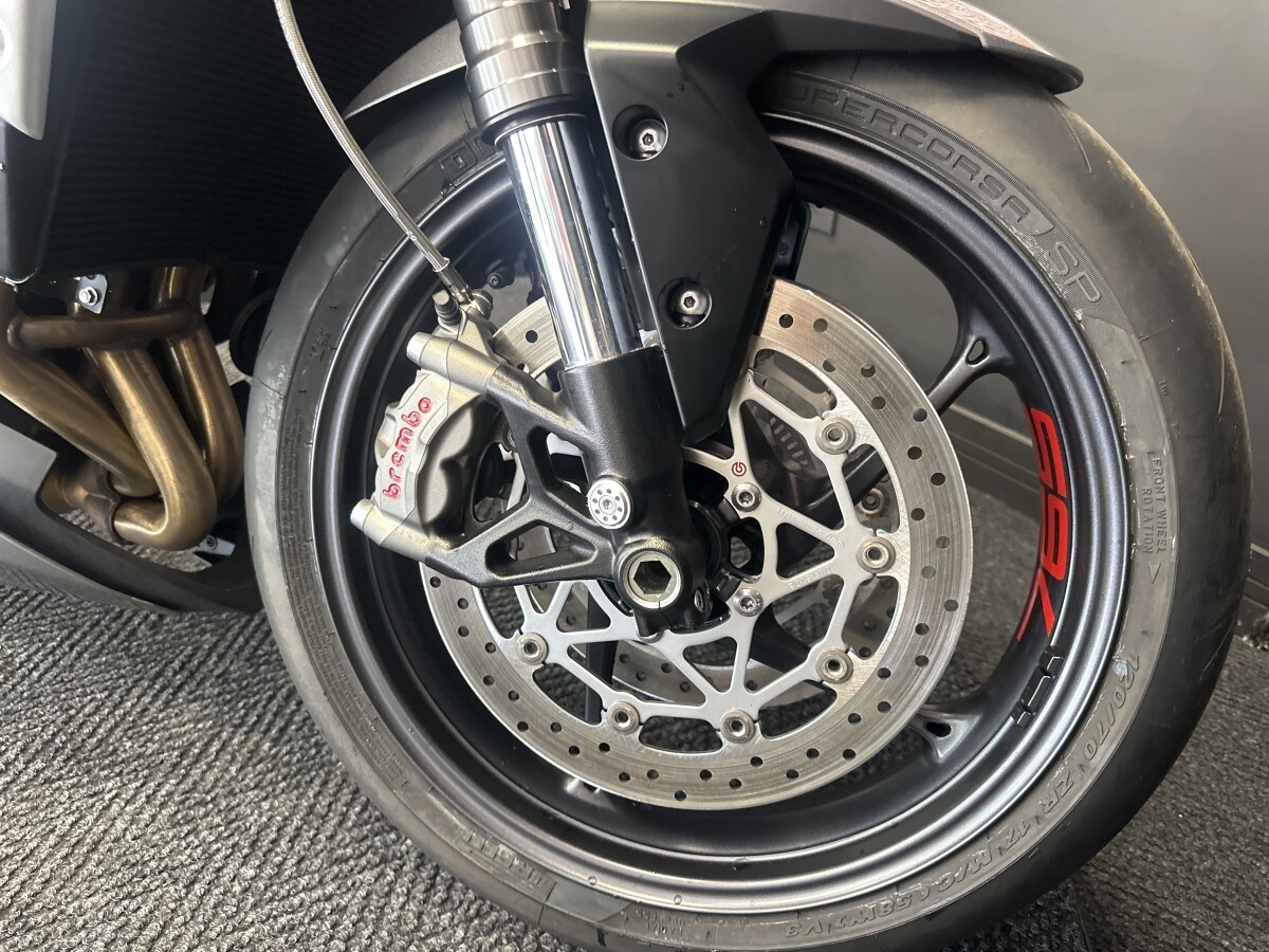 Triumph STREET TRIPLE RS