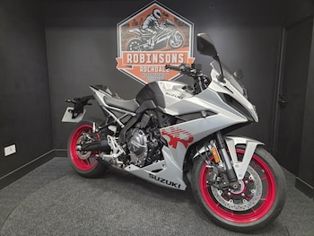 Used Suzuki GSX-8R 2025 for sale - bike-77868205: Photo