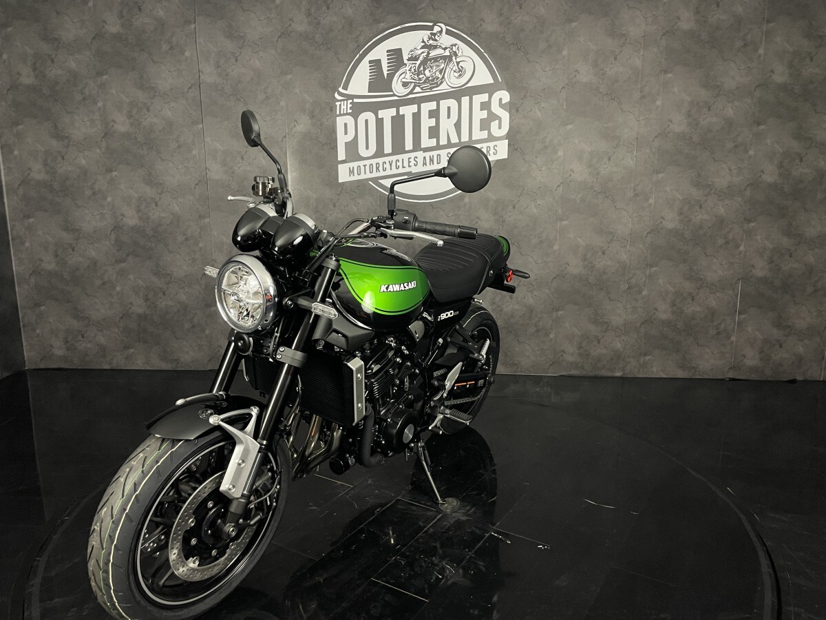 Kawasaki Z900RS ZR900KSFAB BK1