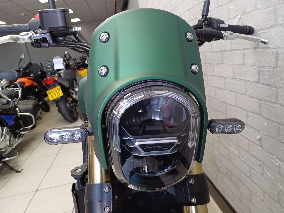 Benelli Leoncino 800 Trail