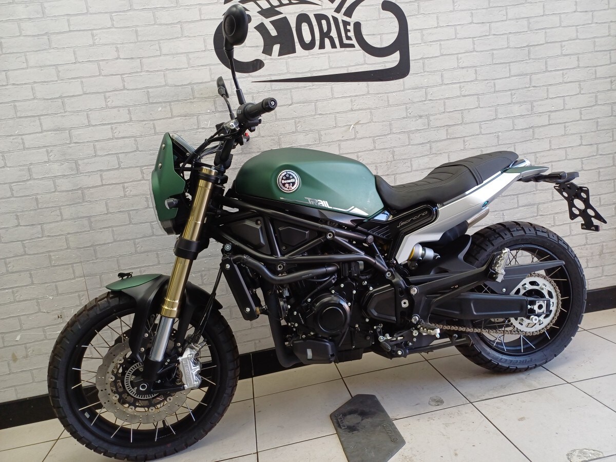 Benelli Leoncino 800 Trail