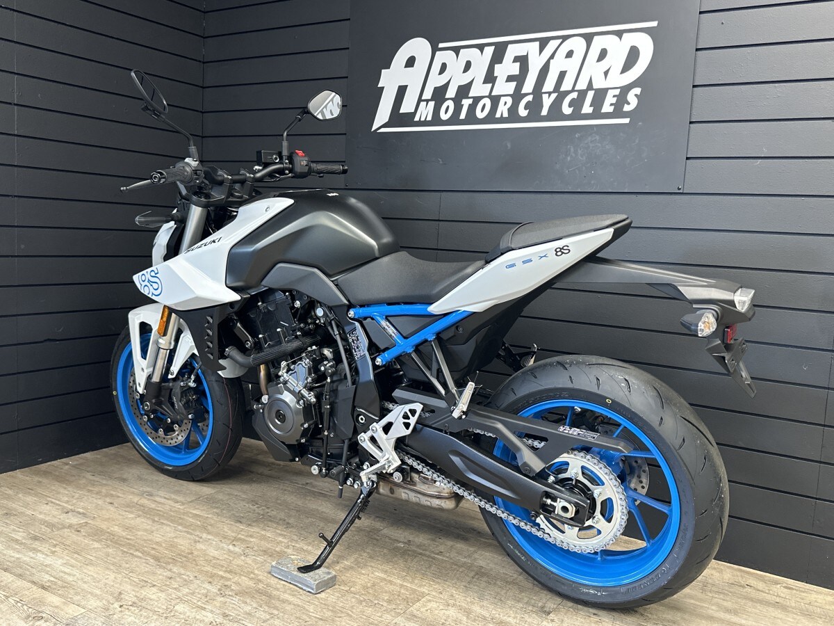 Suzuki GSX-8S
