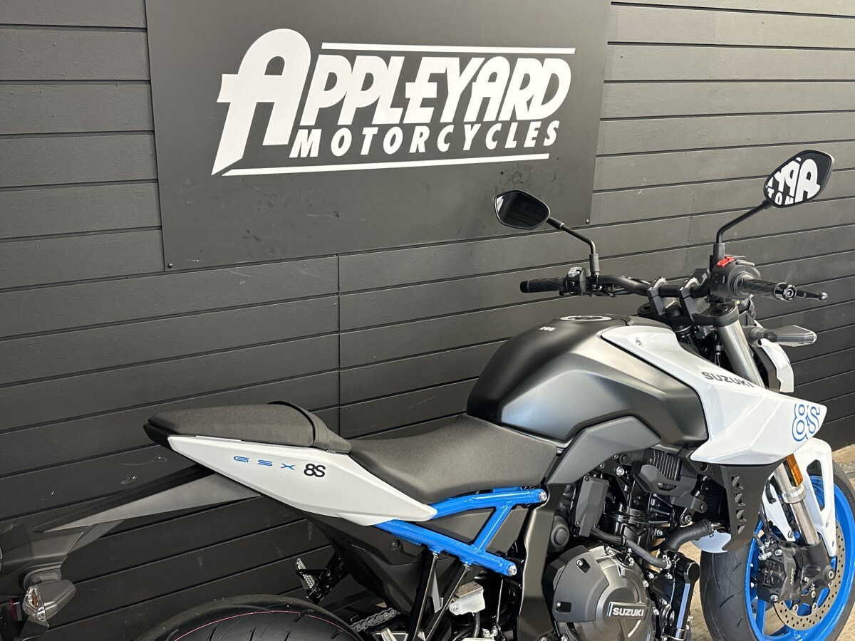 Suzuki GSX-8S