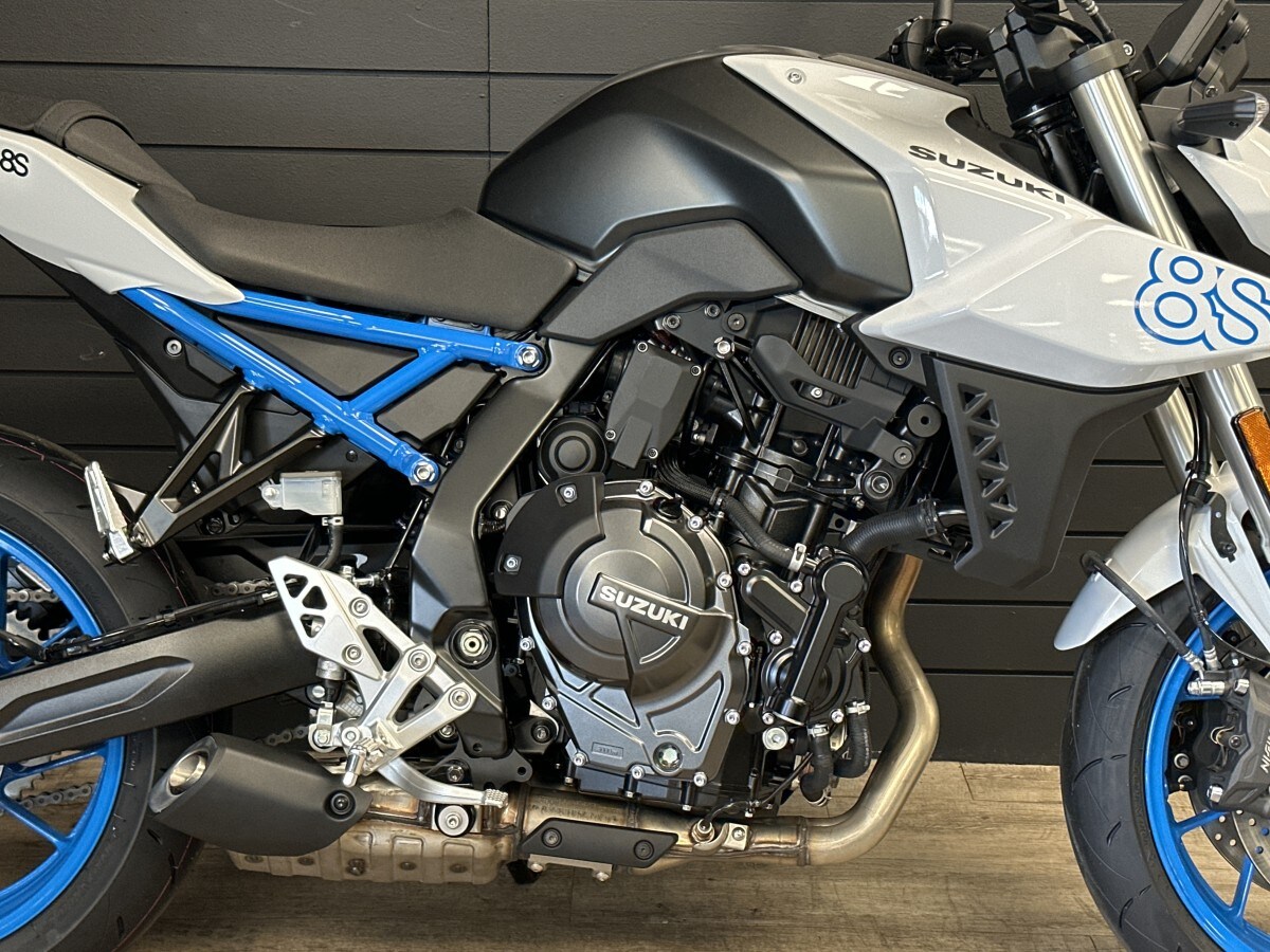 Suzuki GSX-8S