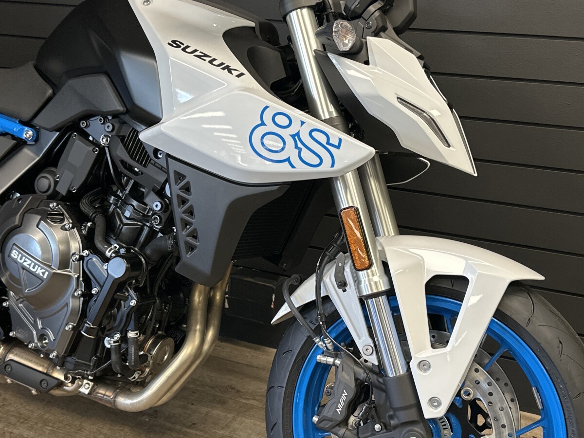 Suzuki GSX-8S