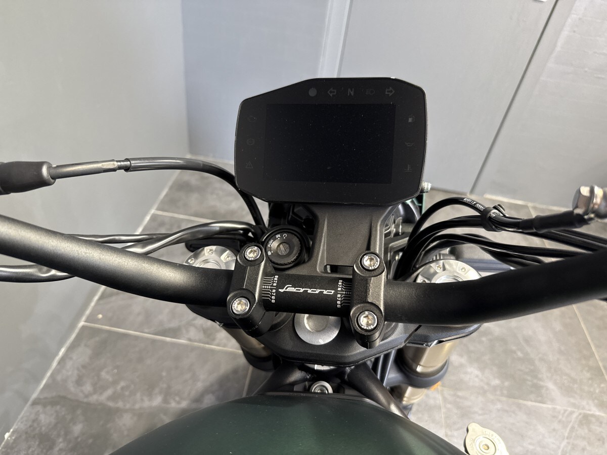 Benelli LEONCINO 800