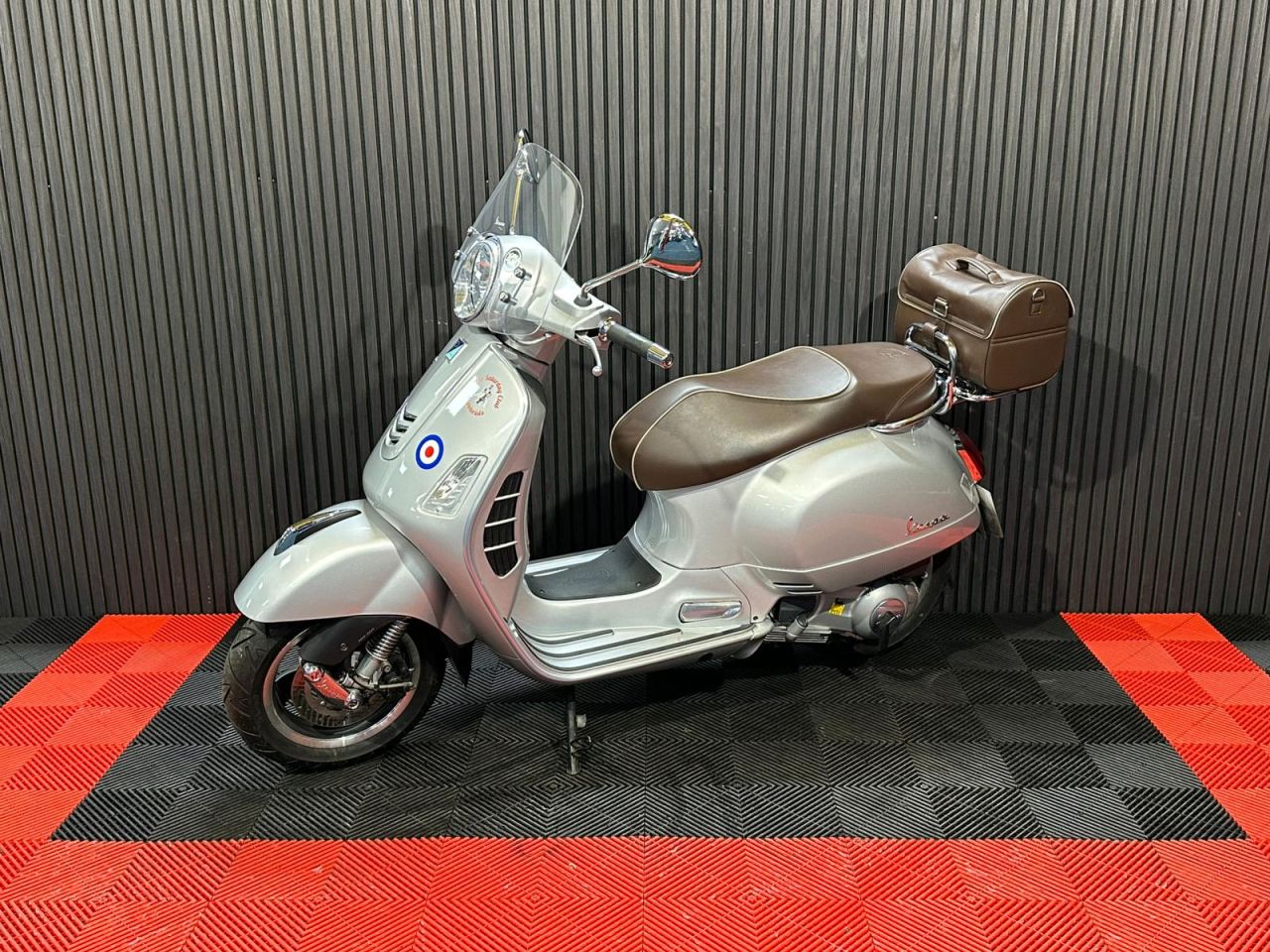 Used Piaggio Vespa GTS for sale - 78435240: Photo 10