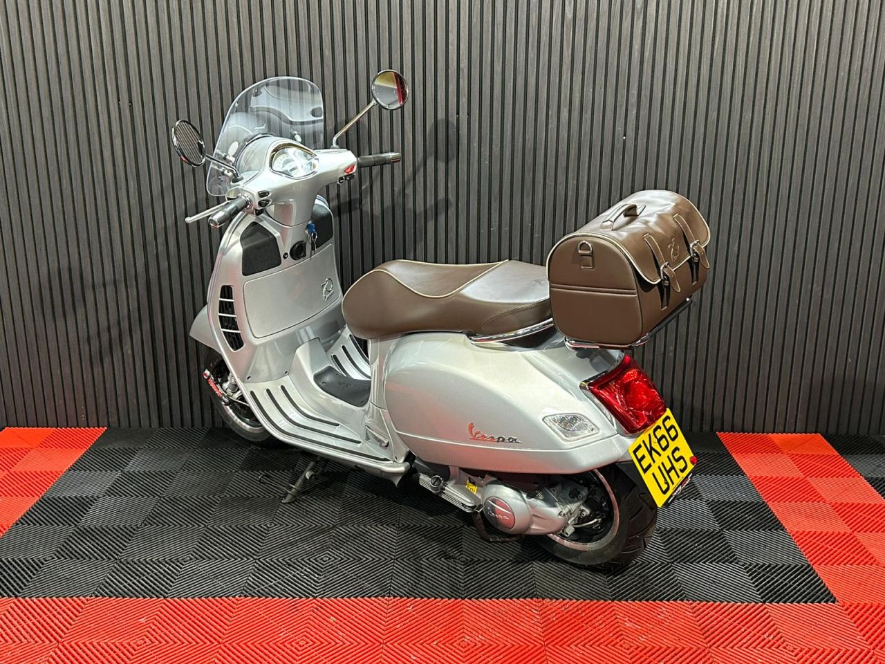 Used Piaggio Vespa GTS for sale - 78435240: Photo 12