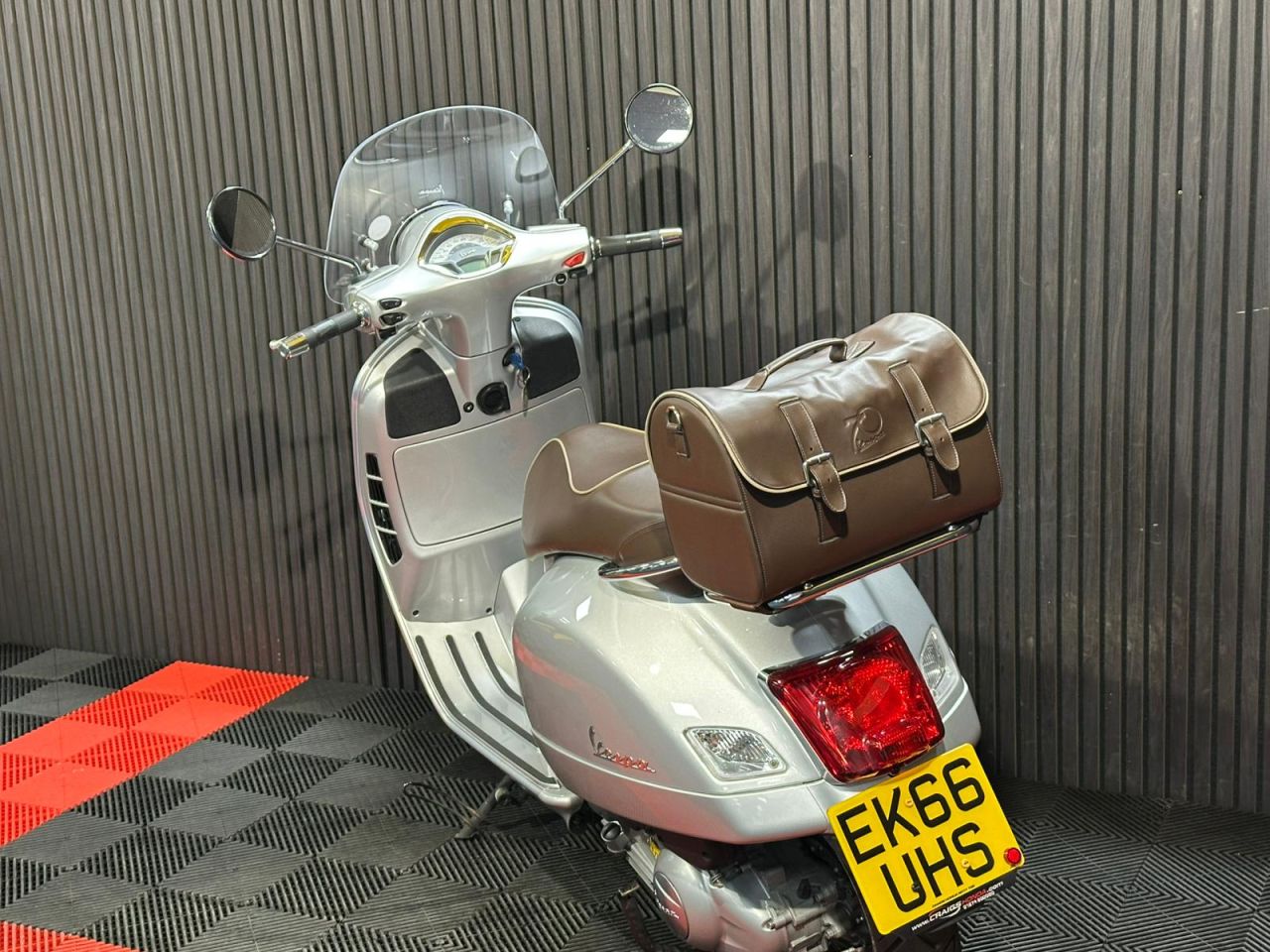 Used Piaggio Vespa GTS for sale - 78435240: Photo 13