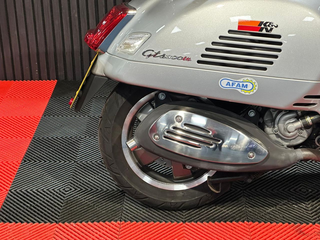 Used Piaggio Vespa GTS for sale - 78435240: Photo 14