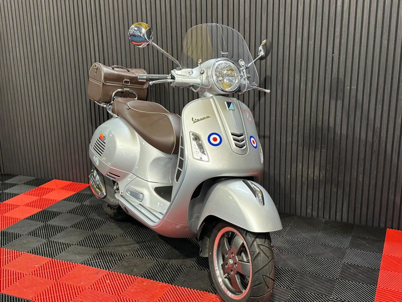 Used Piaggio Vespa GTS for sale - 78435240: Photo 9