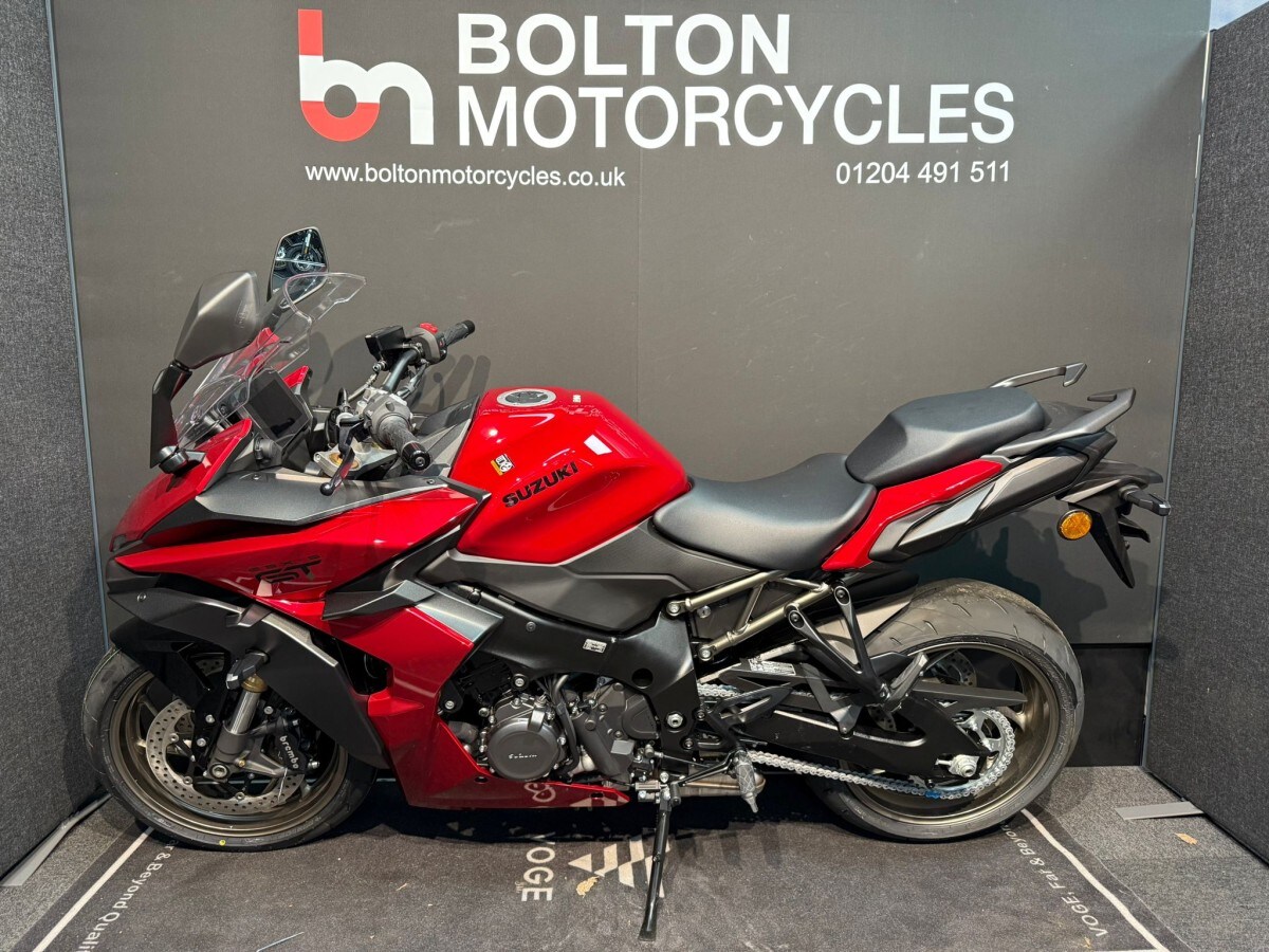 Suzuki GSX-S1000 GT+