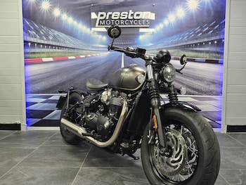 Used Triumph BONNEVILLE BOBBER 2023 for sale - bike-78165394: Photo