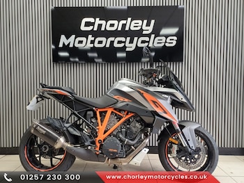 Used KTM 1290 SUPERDUKE GT 2017 for sale - bike-77866518: Photo