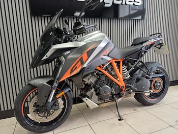 Used KTM 1290 SUPERDUKE GT 2017 for sale - bike-77866518: Photo