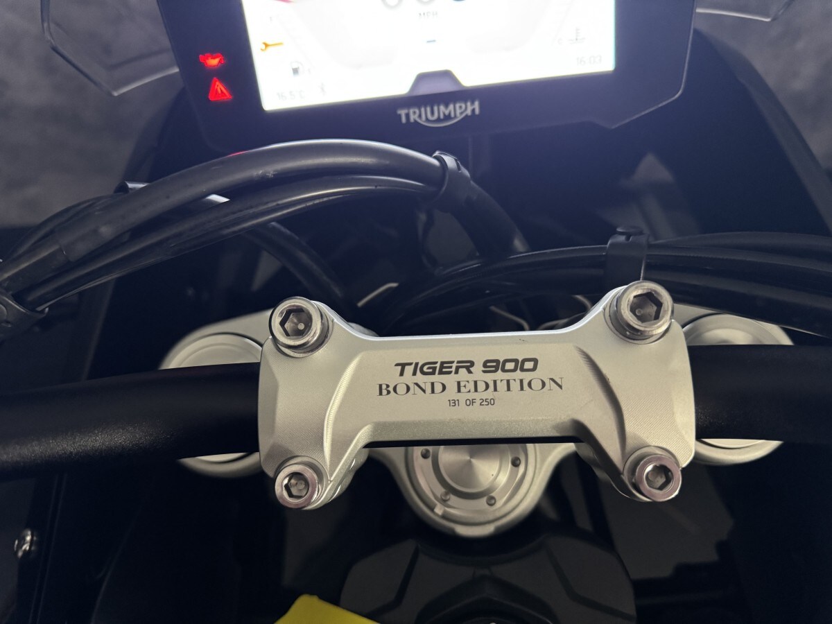 Triumph TIGER 900 BOND EDITION