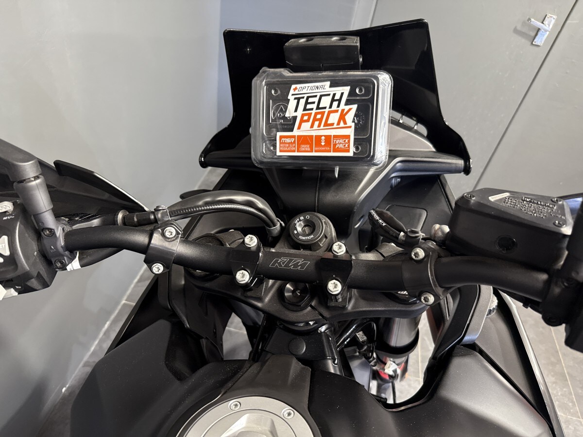 KTM 890 SMT 2024 MODEL