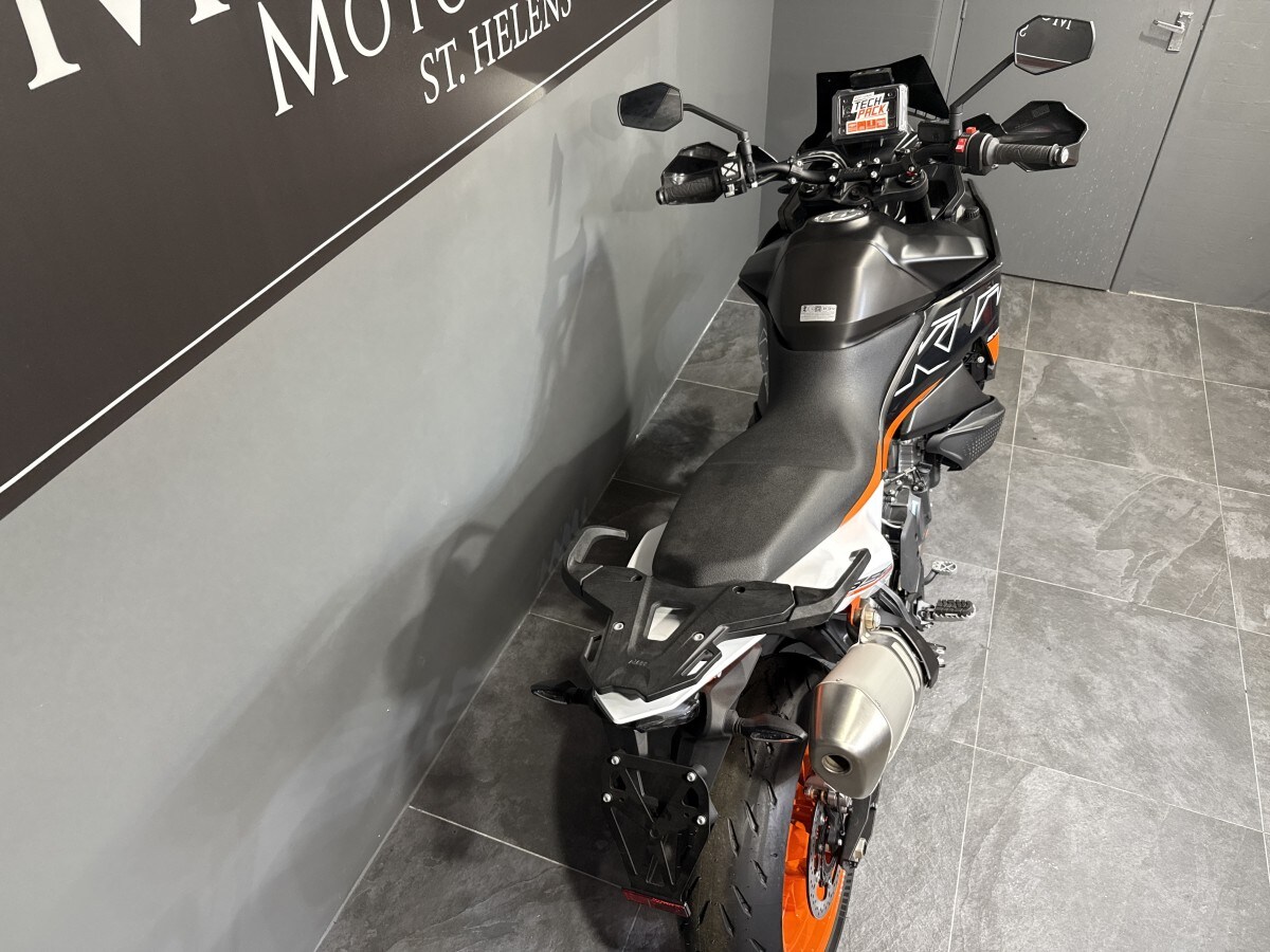 KTM 890 SMT 2024 MODEL