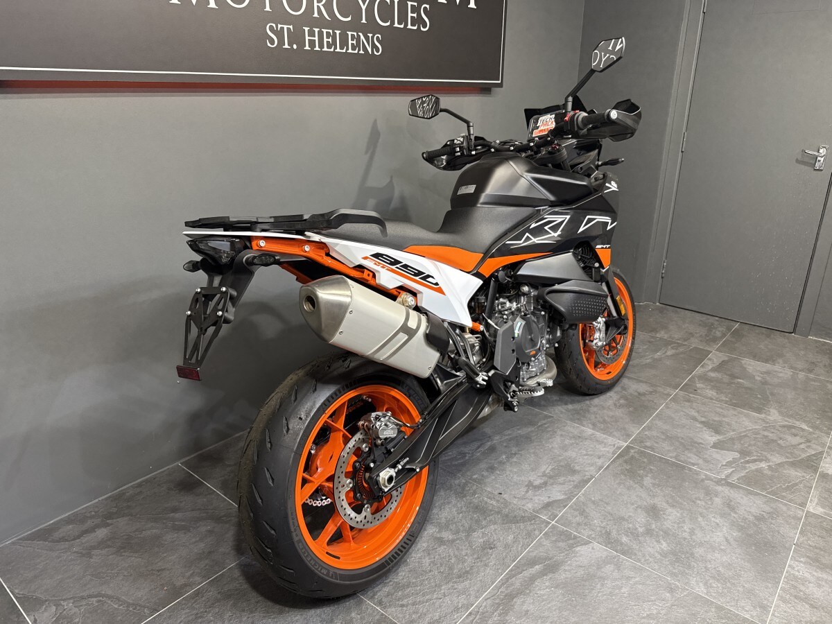 KTM 890 SMT 2024 MODEL